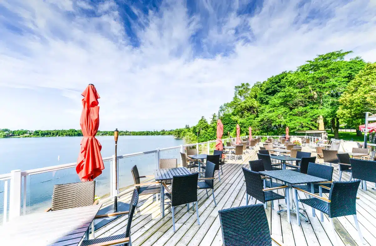 Aluminum Railing with Glass