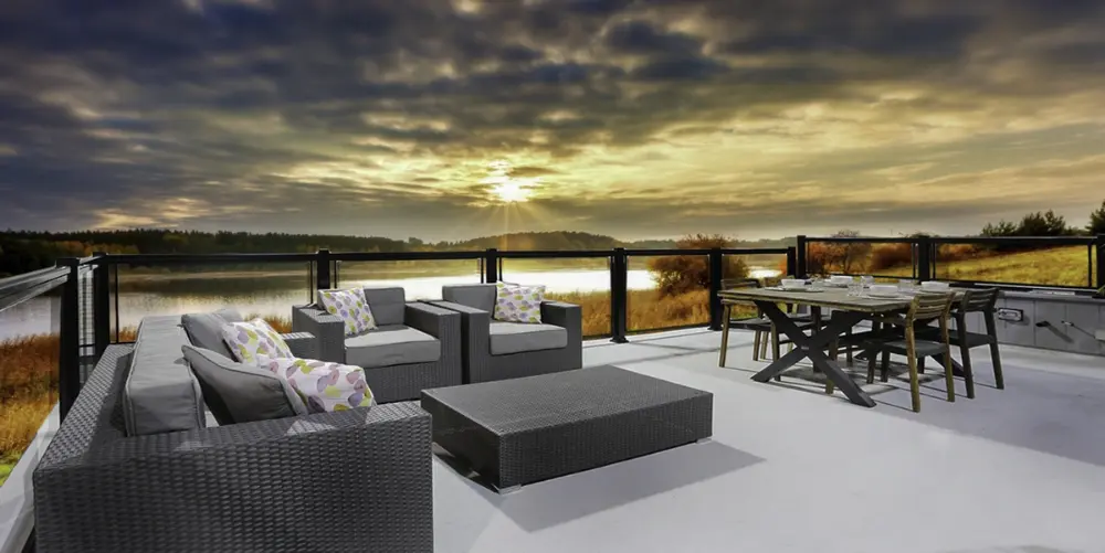 Aluminum Railing with Glass