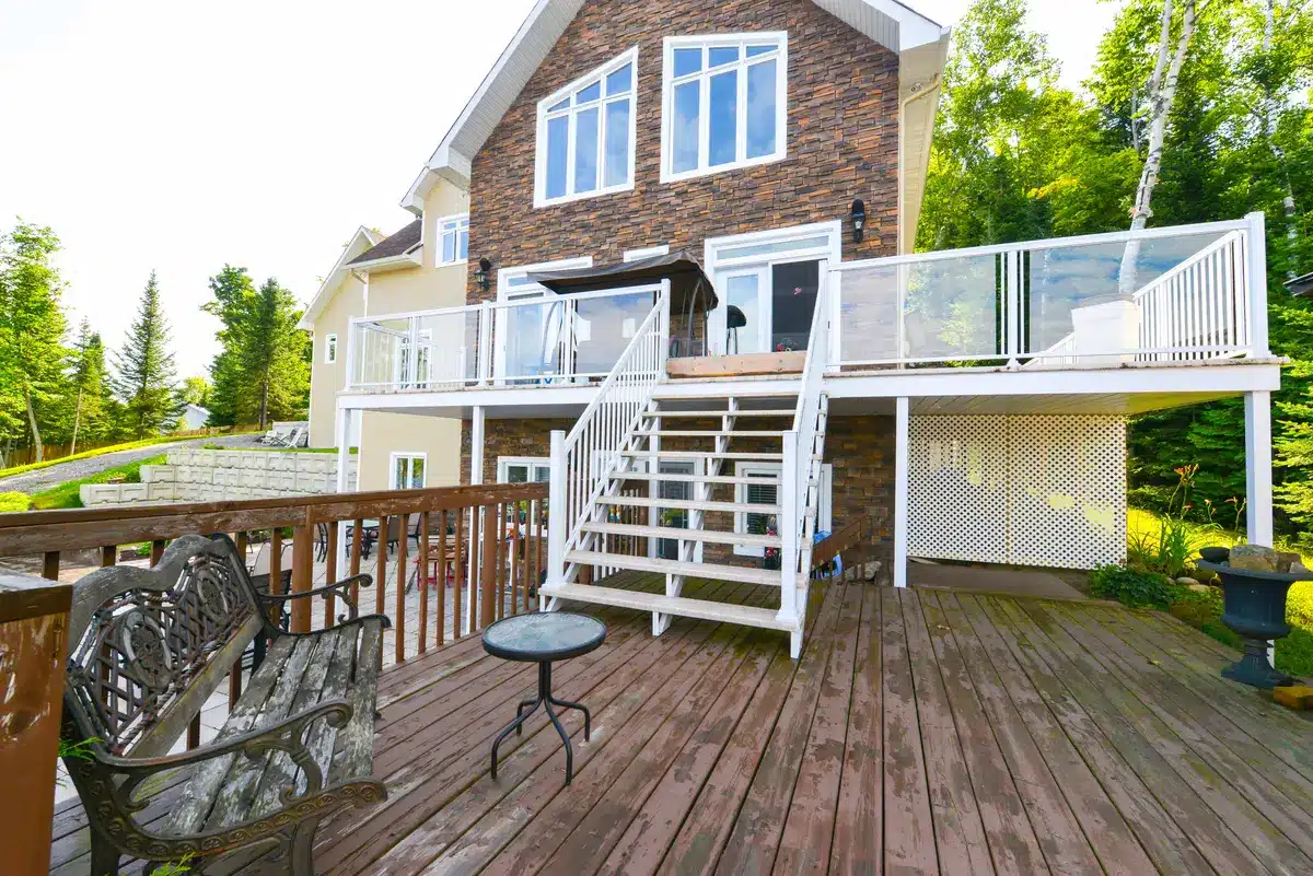 Aluminum Railing with Glass